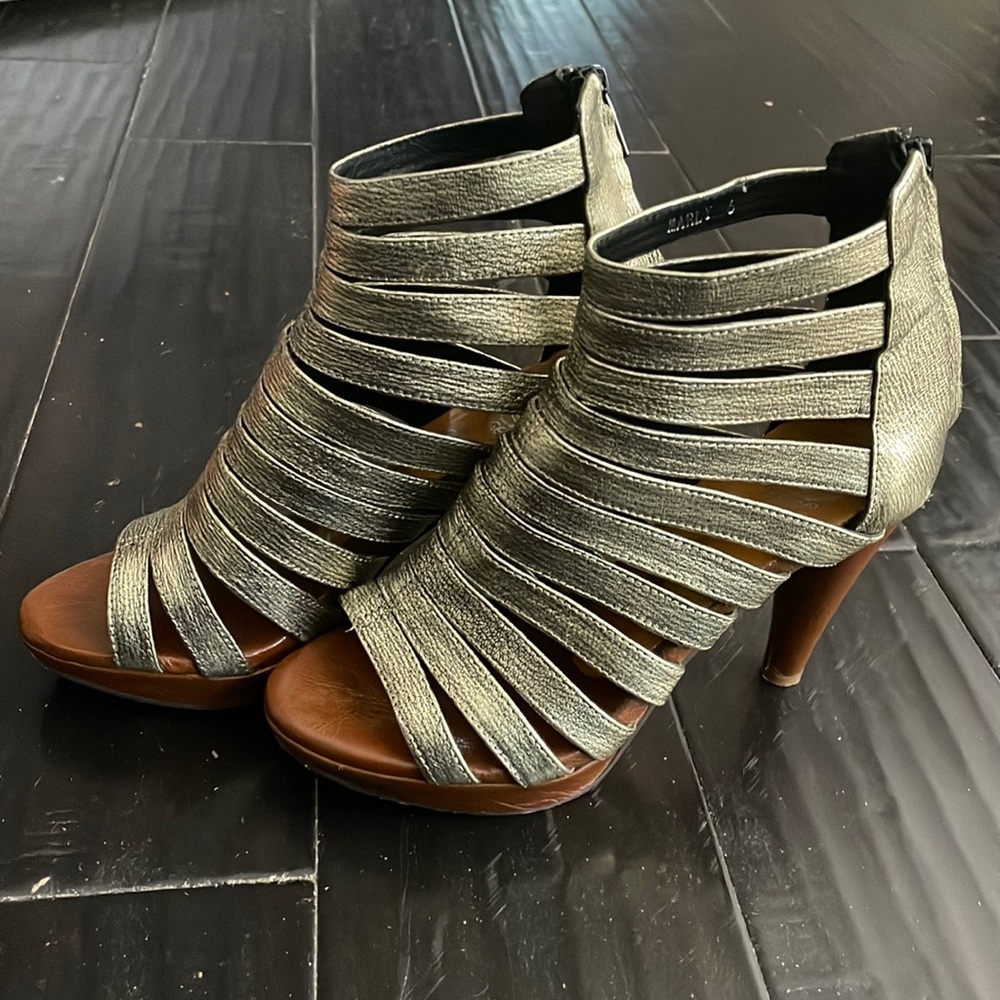 Jeffrey Campbell platform heels. Size 6.